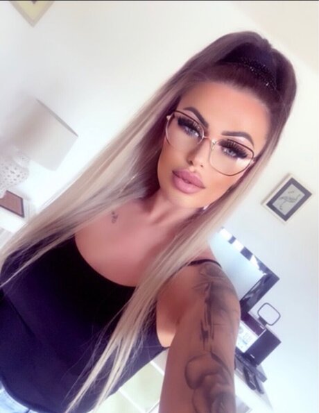 Foto di nudo di fuga di OnlyFans di Cosminacomm