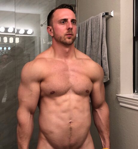Foto di nudo di fuga di OnlyFans di Alejandro Taylor