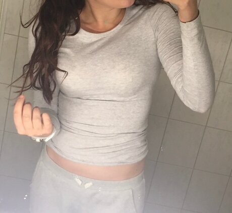 Foto di nudo di fuga di OnlyFans di Maura 