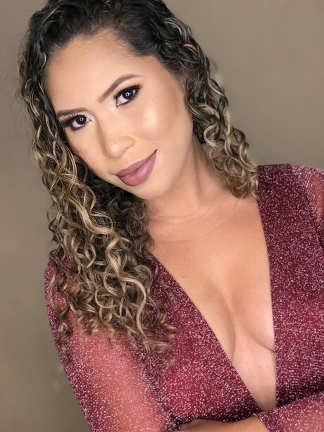 Foto di nudo di fuga di OnlyFans di Juliana