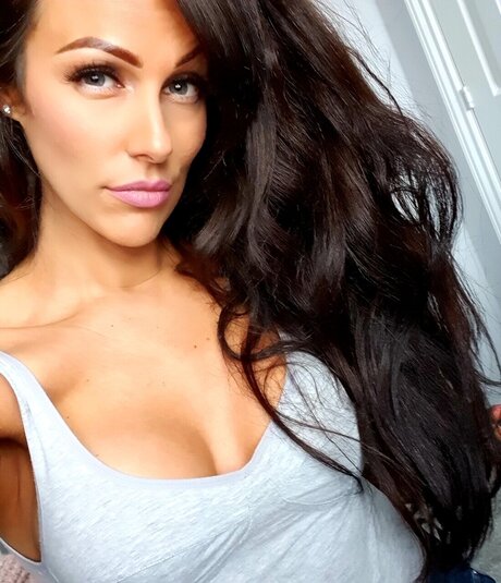 Foto di nudo di fuga di OnlyFans di Karina Button