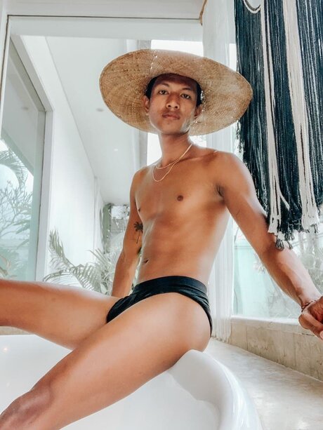 Foto di nudo di fuga di OnlyFans di Tonimontana