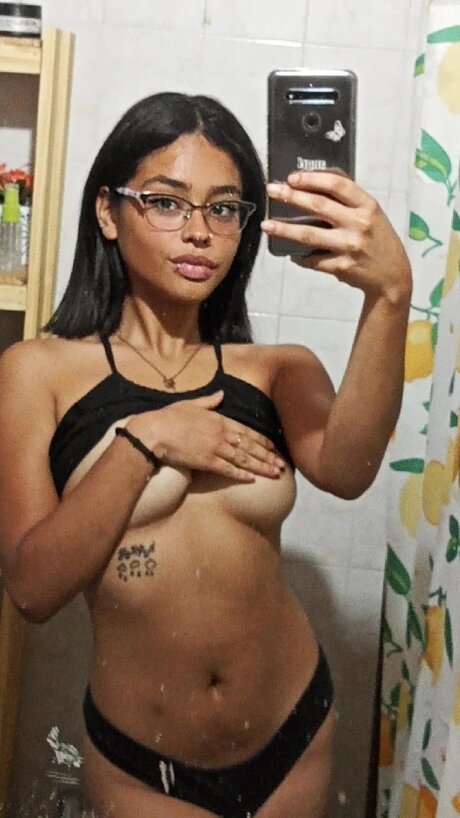 Foto di nudo di fuga di OnlyFans di Candela