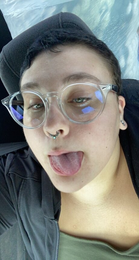 Foto di nudo di fuga di OnlyFans di Satansgirl