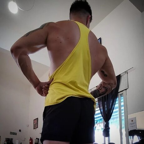 Foto di nudo di fuga di OnlyFans di Adam