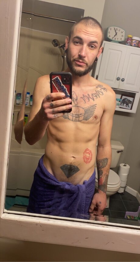 Foto di nudo di fuga di OnlyFans di Scott
