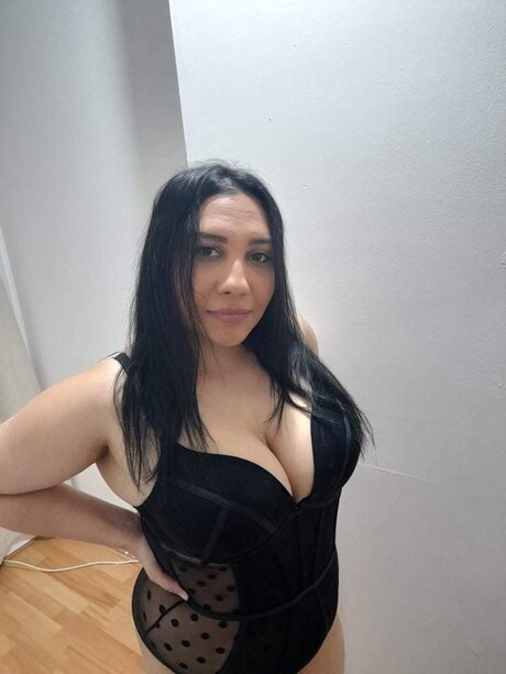 Foto di nudo di fuga di OnlyFans di Curvebabes19