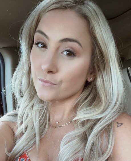 Foto di nudo di fuga di OnlyFans di Kenzie