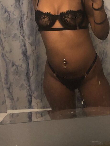 Foto di nudo di fuga di OnlyFans di Sparkle