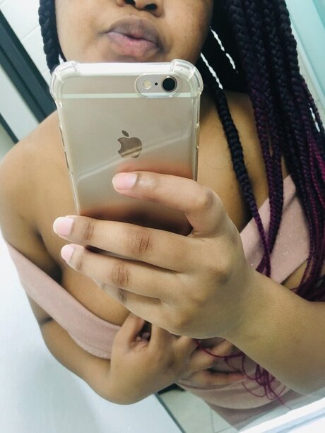 Foto di nudo di fuga di OnlyFans di Lihle