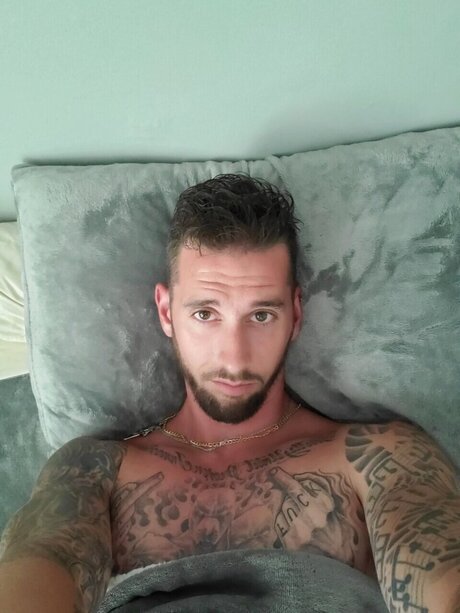 Foto di nudo di fuga di OnlyFans di Yourdumbitch