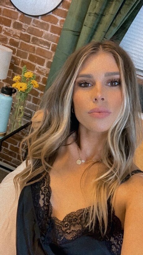 Foto di nudo di fuga di OnlyFans di B