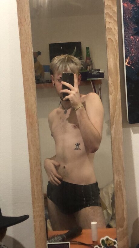 Foto di nudo di fuga di OnlyFans di Devilishthoughtsm