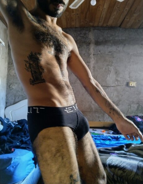 Foto di nudo di fuga di OnlyFans di Ivanhot98