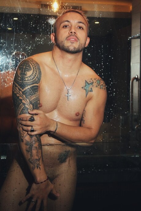 Foto di nudo di fuga di OnlyFans di Ricardo Rodriguez