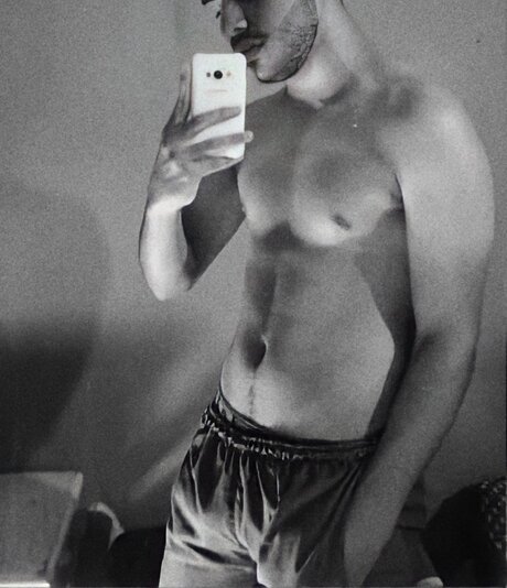 Foto di nudo di fuga di OnlyFans di Jorge Love