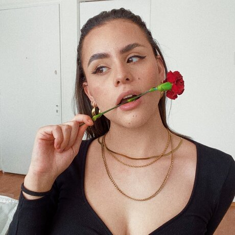 Foto di nudo di fuga di OnlyFans di Ivana Decont
