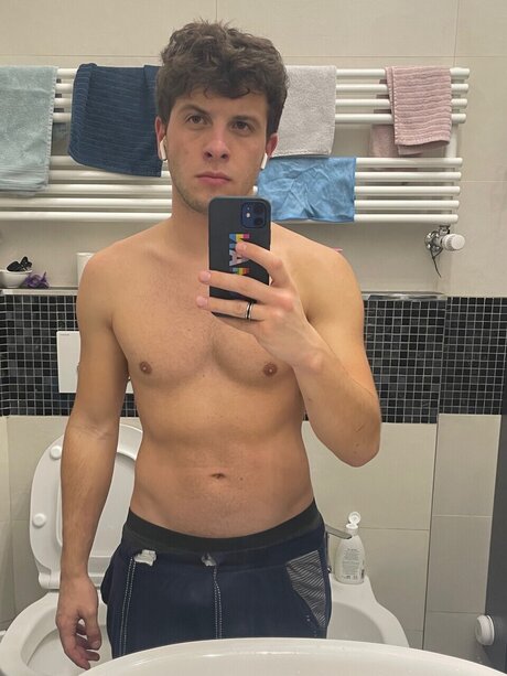 Foto di nudo di fuga di OnlyFans di Luca Bronzi Tencalla