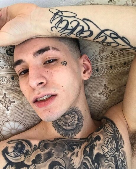Foto di nudo di fuga di OnlyFans di Papi Bino