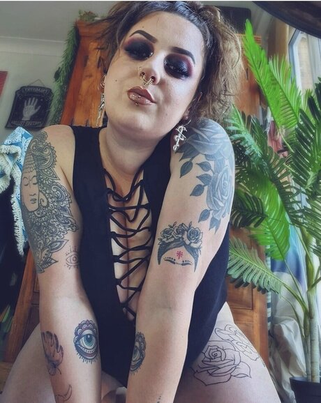 Foto di nudo di fuga di OnlyFans di Shazy