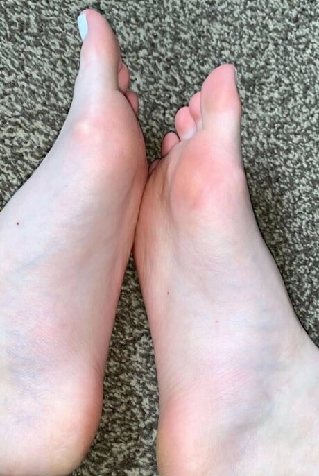 Foto di nudo di fuga di OnlyFans di Toetallytina