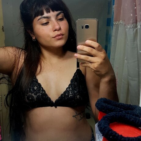 Foto di nudo di fuga di OnlyFans di Pili 