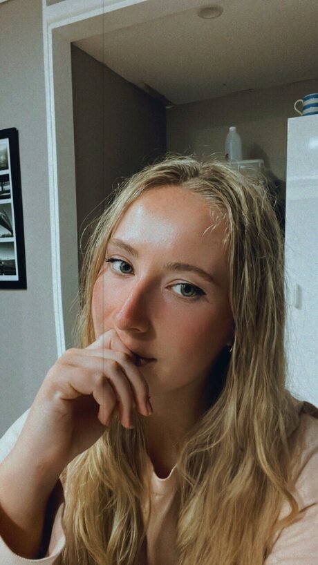 Foto di nudo di fuga di OnlyFans di Taylor