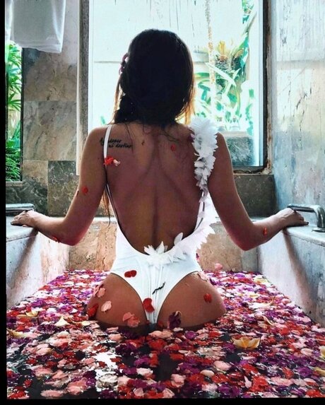 Foto di nudo di fuga di OnlyFans di Georgina