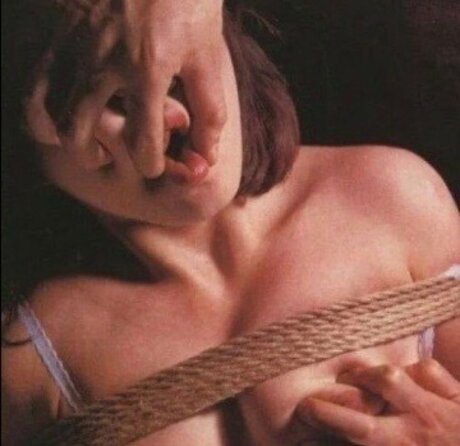 Foto di nudo di fuga di OnlyFans di Elina