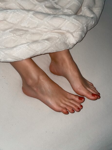 Foto di nudo di fuga di OnlyFans di Sweet Feet Secret 