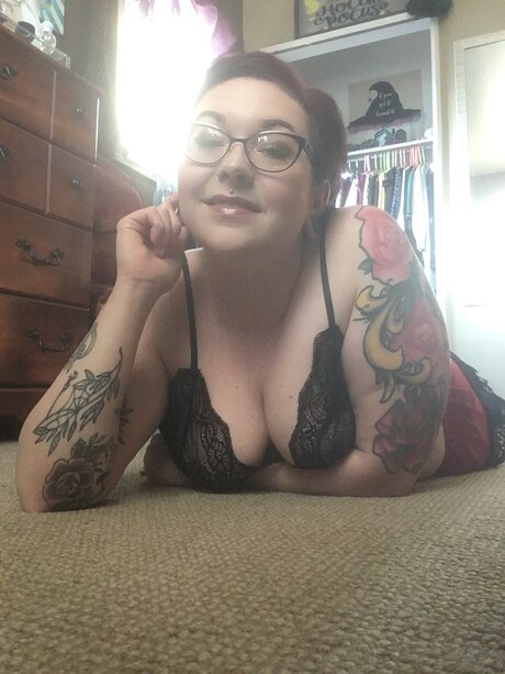 Foto di nudo di fuga di OnlyFans di Erika
