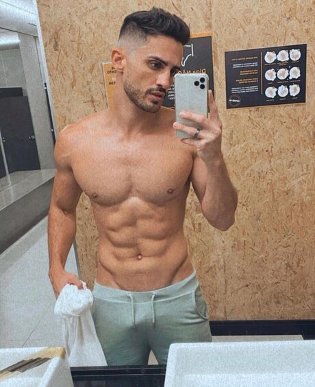 Foto di nudo di fuga di OnlyFans di Diego Oliveira