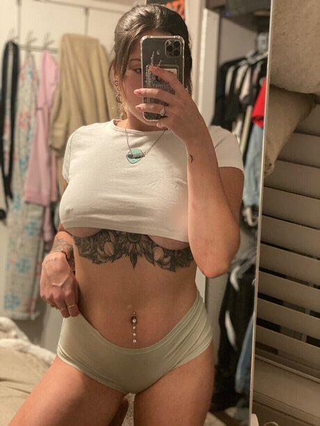 Foto di nudo di fuga di OnlyFans di Bailey
