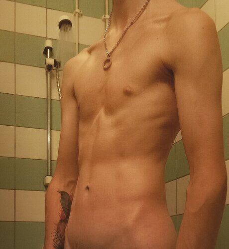 Foto di nudo di fuga di OnlyFans di Hess