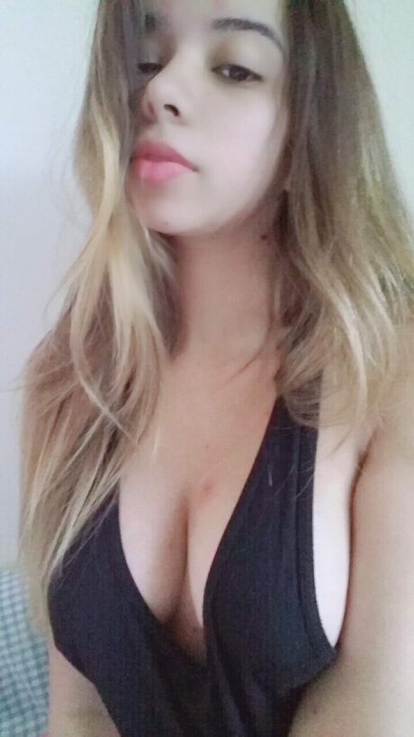 Foto di nudo di fuga di OnlyFans di Luna