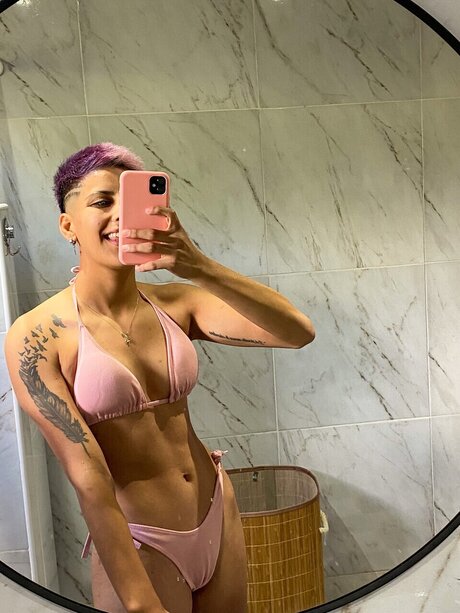 Foto di nudo di fuga di OnlyFans di Debora