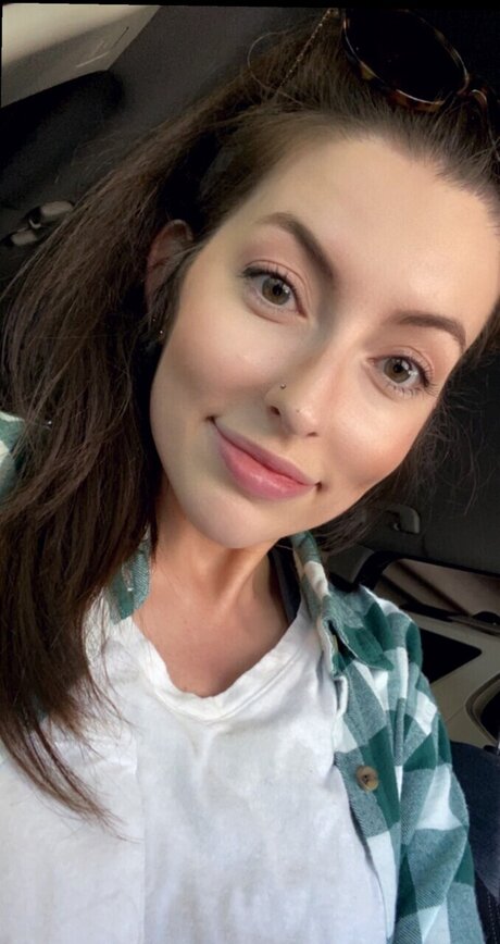 Foto di nudo di fuga di OnlyFans di Cara