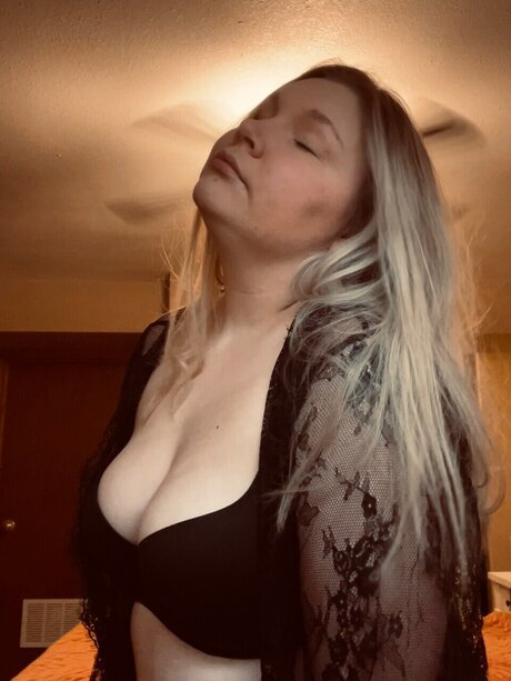 Foto di nudo di fuga di OnlyFans di Marigold