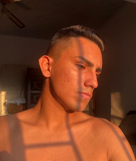 Foto di nudo di fuga di OnlyFans di Fabian Quintero