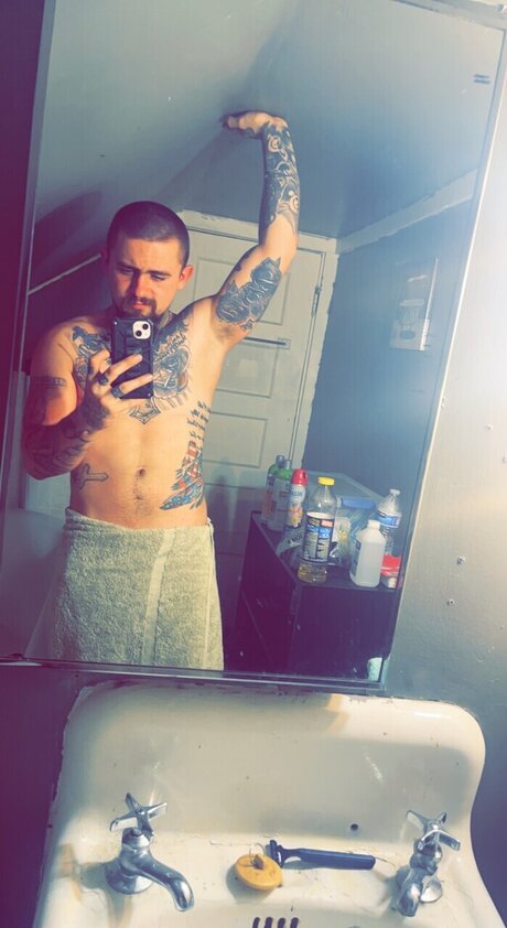 Foto di nudo di fuga di OnlyFans di Tatteddaddy
