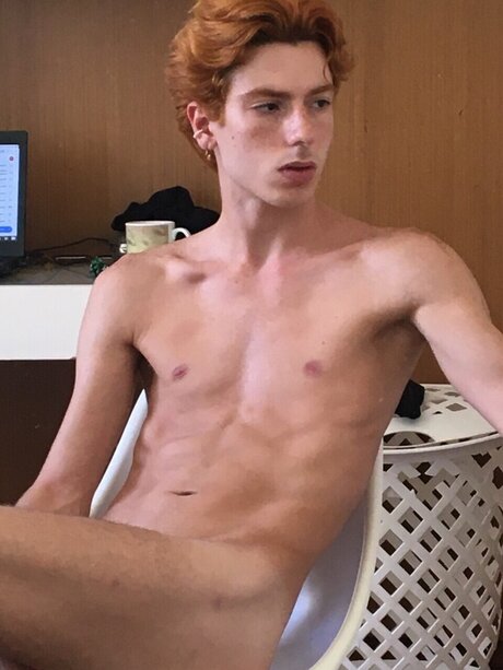 Foto di nudo di fuga di OnlyFans di James Stone