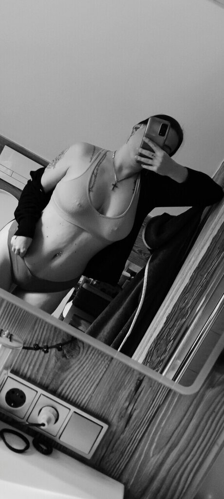 Foto di nudo di fuga di OnlyFans di Lucia