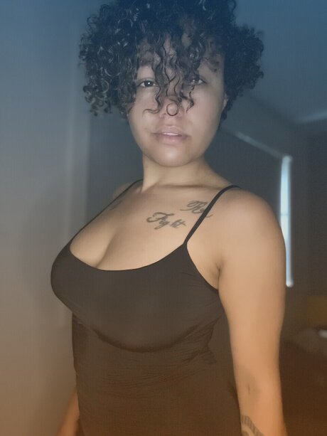 Foto di nudo di fuga di OnlyFans di Adalia