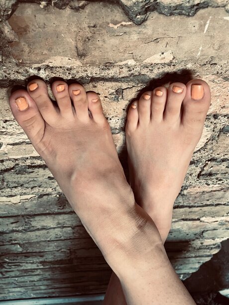 Foto di nudo di fuga di OnlyFans di Cheeky Feet