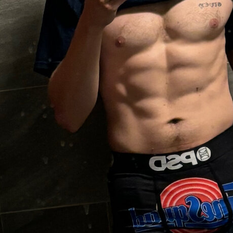 Foto di nudo di fuga di OnlyFans di Town0690
