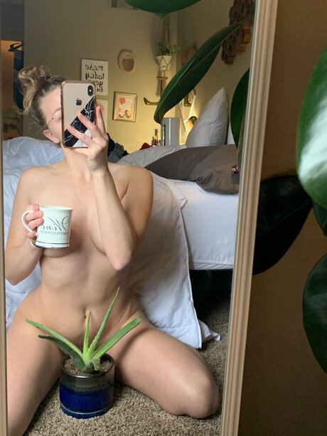 Foto di nudo di fuga di OnlyFans di Onlyplants 
