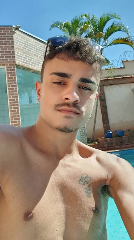 Foto di nudo di fuga di OnlyFans di Bruno Ferrari