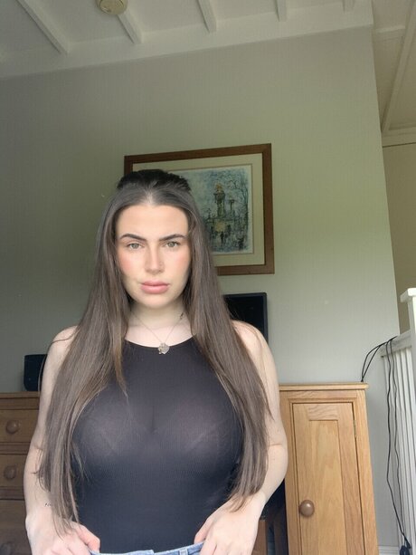 Foto di nudo di fuga di OnlyFans di Emily