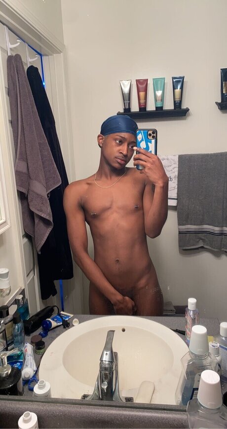 Foto di nudo di fuga di OnlyFans di Justin