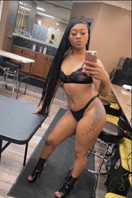 Foto di nudo di fuga di OnlyFans di Yourfavoritewestindie